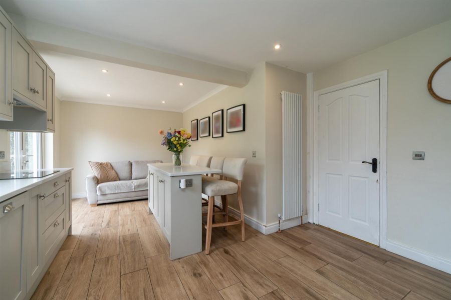 6 Baronscourt Gardens