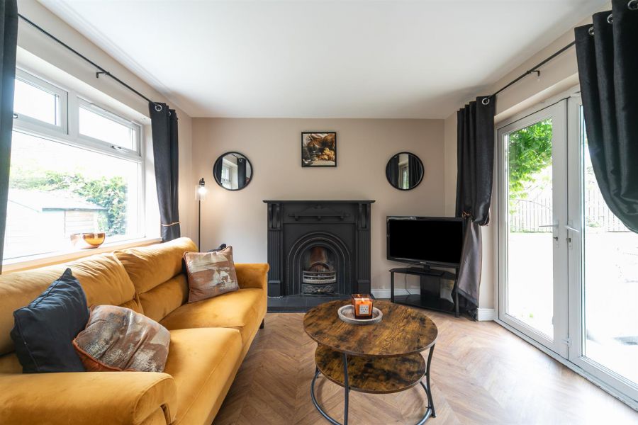 6 Baronscourt Gardens