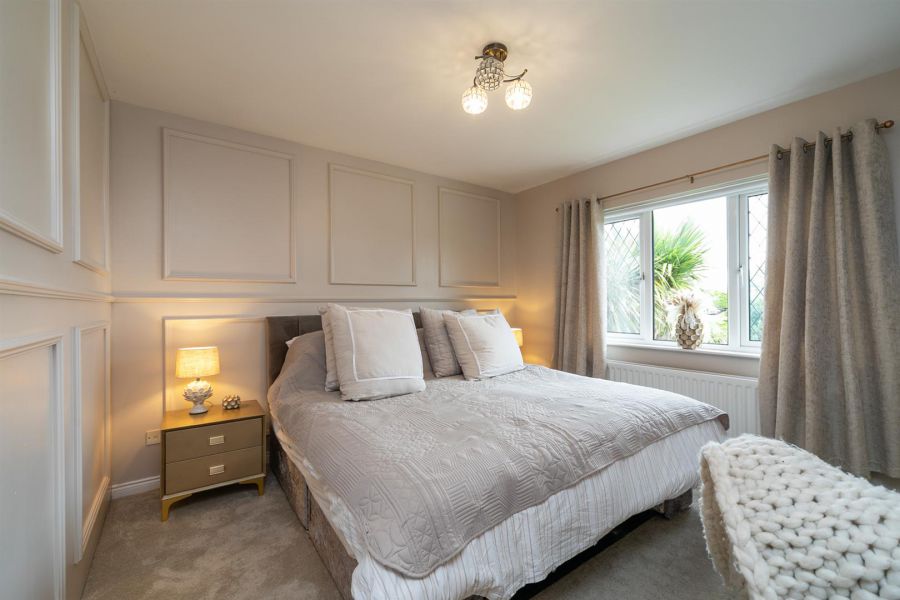 6 Baronscourt Gardens