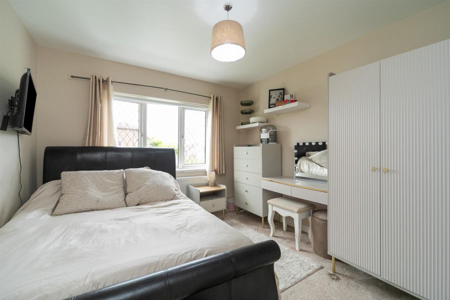 6 Baronscourt Gardens