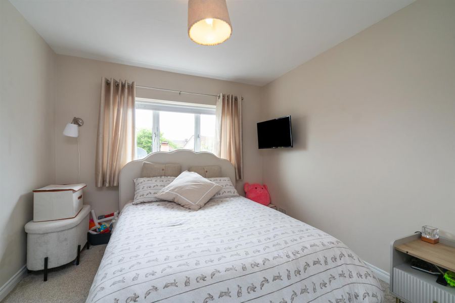6 Baronscourt Gardens