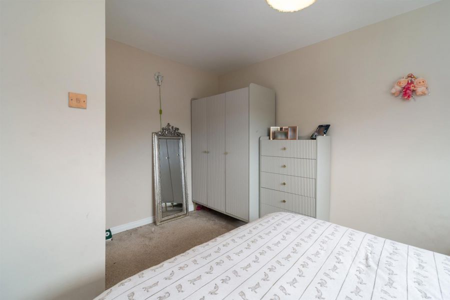 6 Baronscourt Gardens