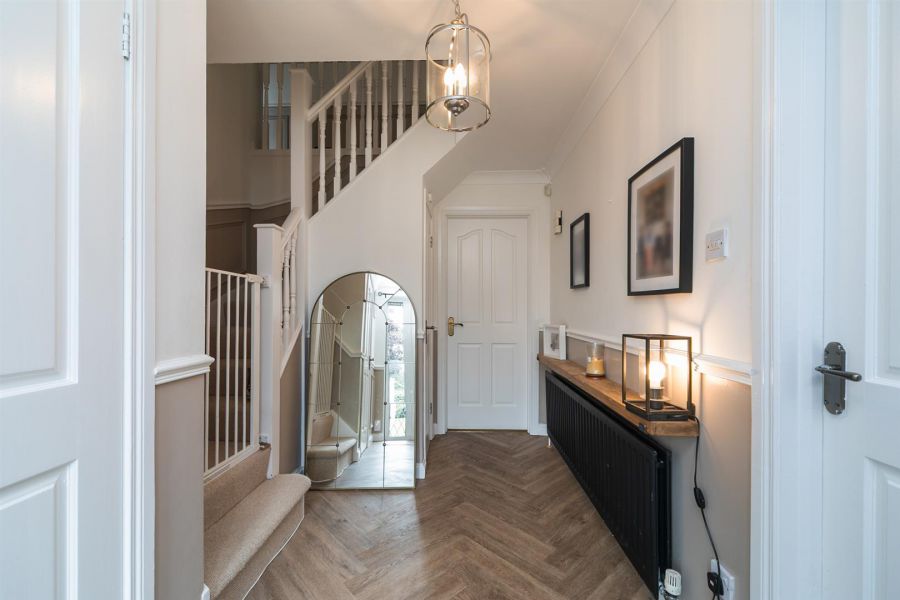 6 Baronscourt Gardens