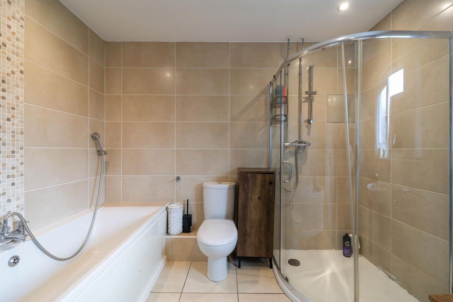6 Baronscourt Gardens