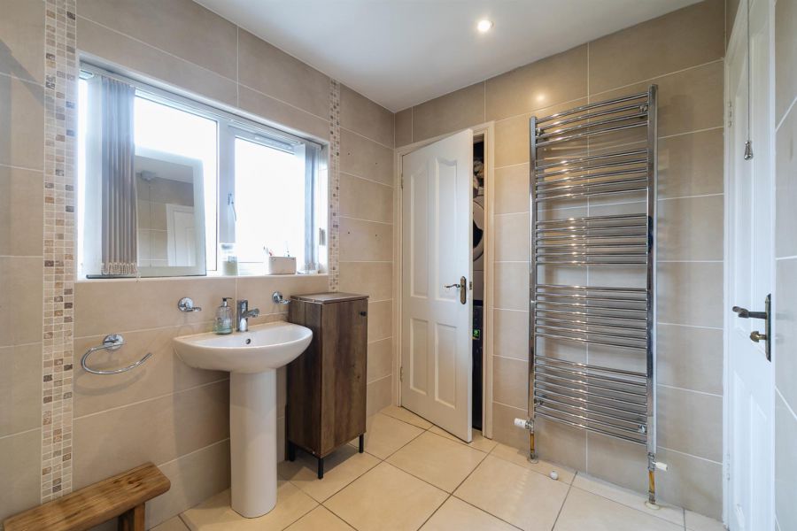 6 Baronscourt Gardens