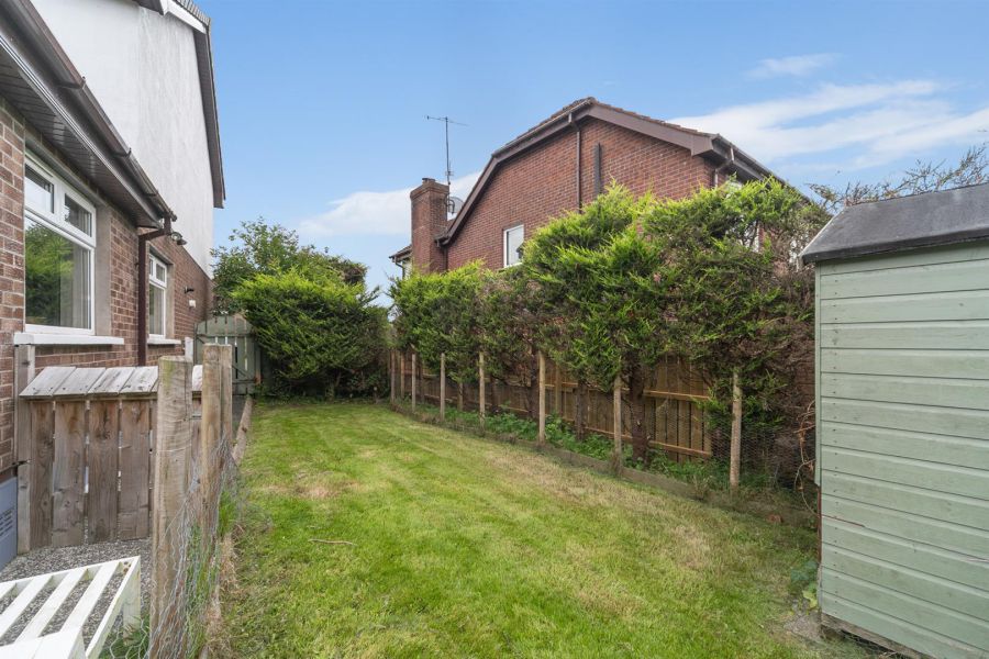 6 Baronscourt Gardens