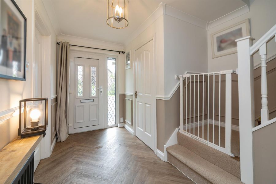 6 Baronscourt Gardens
