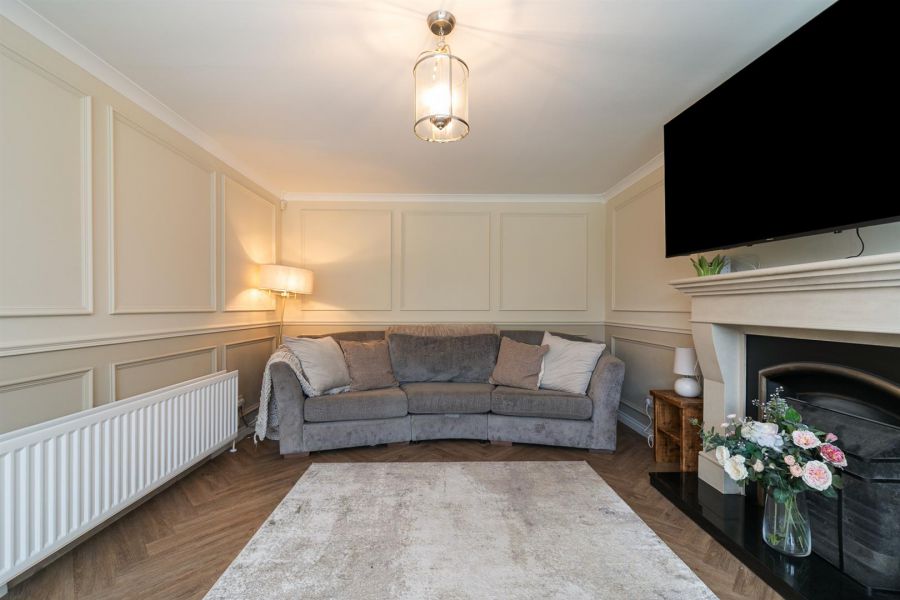 6 Baronscourt Gardens