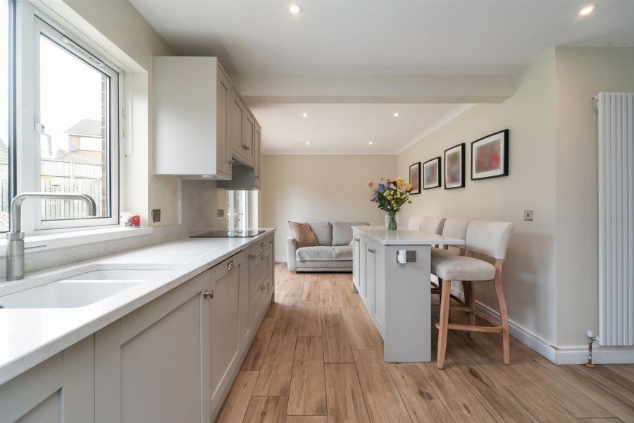 6 Baronscourt Gardens