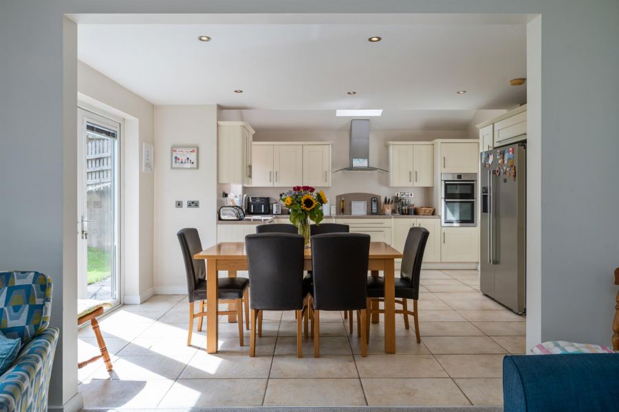 4 Garland Crescent, Manse Road