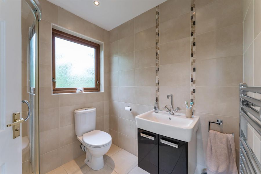 4 Garland Crescent, Manse Road