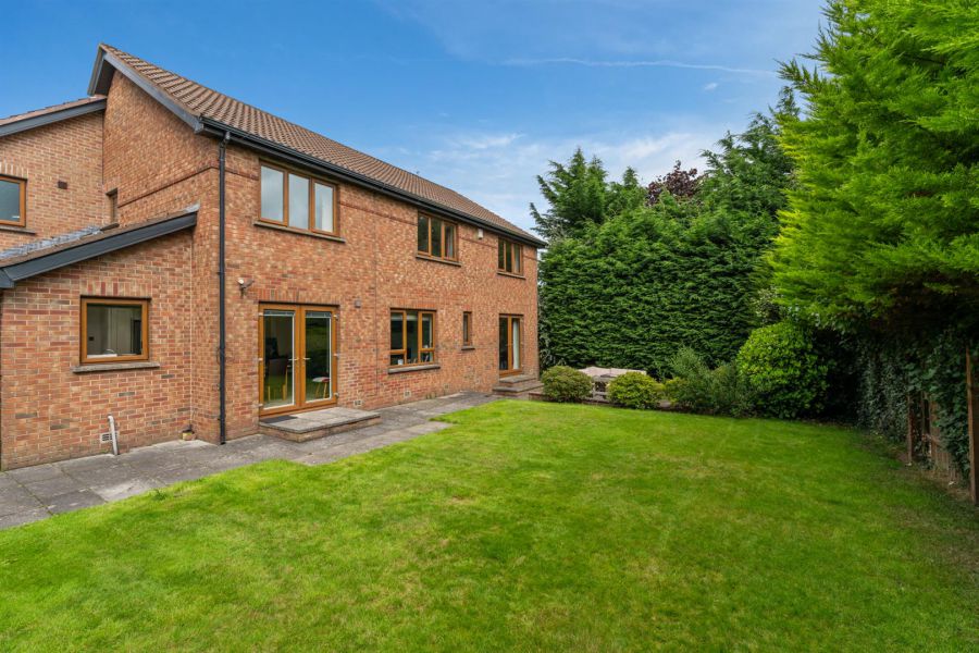 4 Garland Crescent, Manse Road