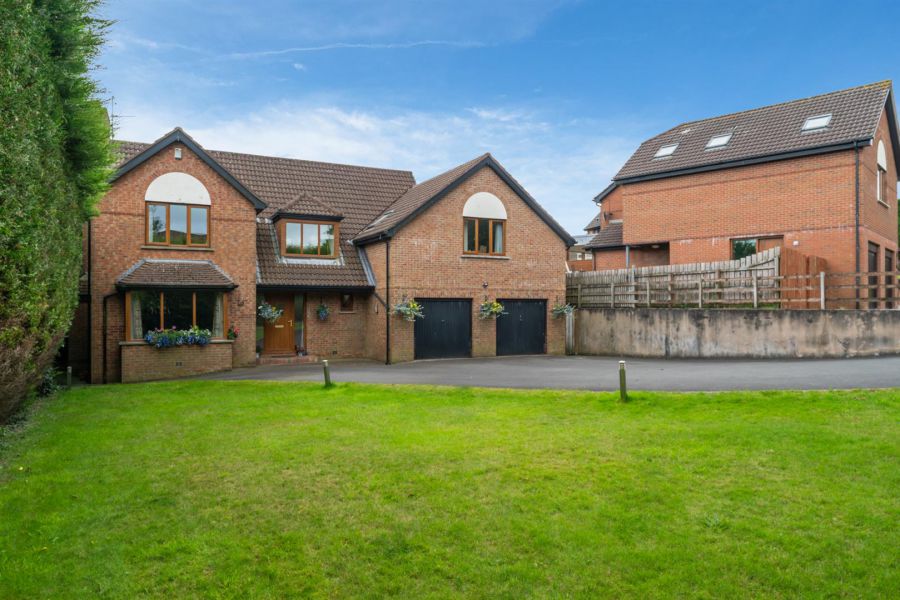 4 Garland Crescent, Manse Road