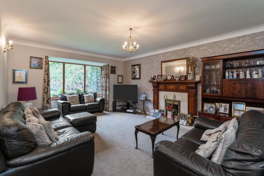 4 Garland Crescent, Manse Road