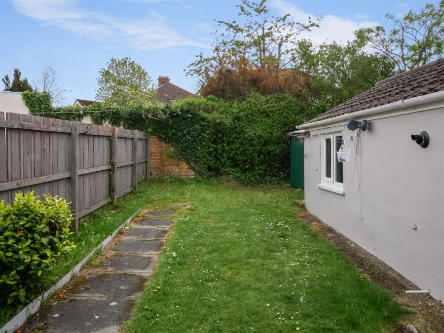 19 Newton Park