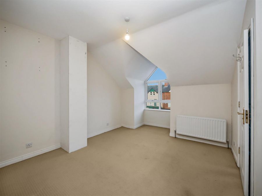 11 Kingscourt Close, Castlereagh Road