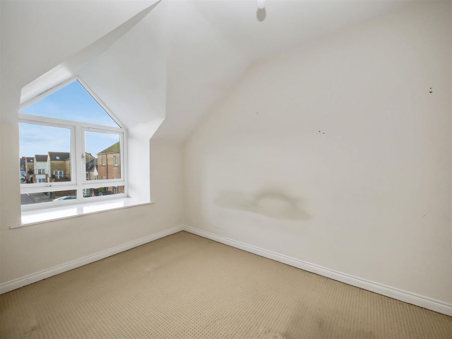 11 Kingscourt Close, Castlereagh Road