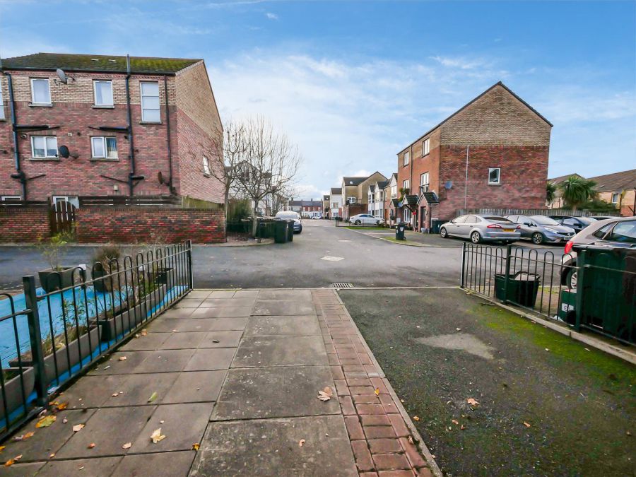 11 Kingscourt Close, Castlereagh Road