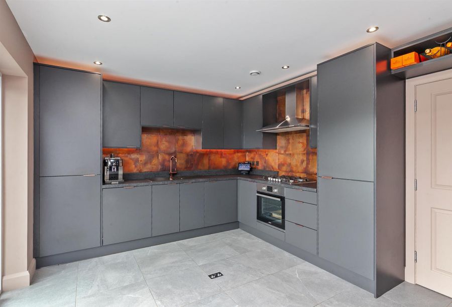 10 Baronsgrange Rise