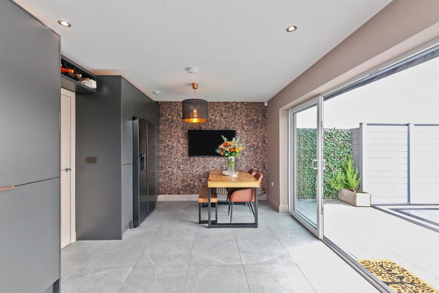 10 Baronsgrange Rise