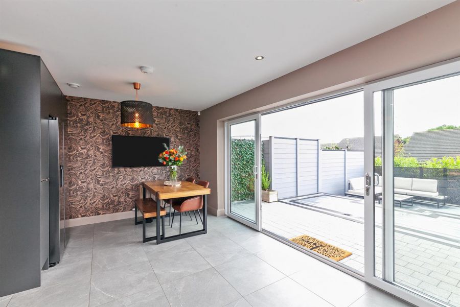 10 Baronsgrange Rise