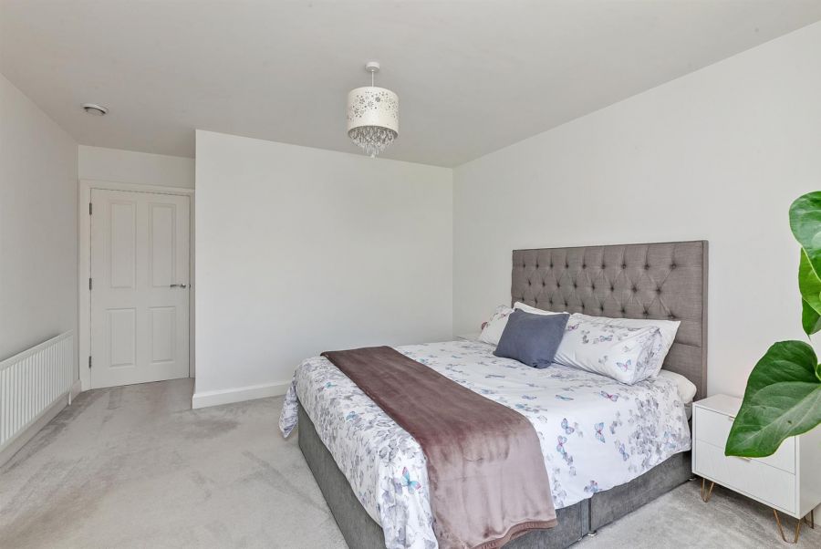 10 Baronsgrange Rise