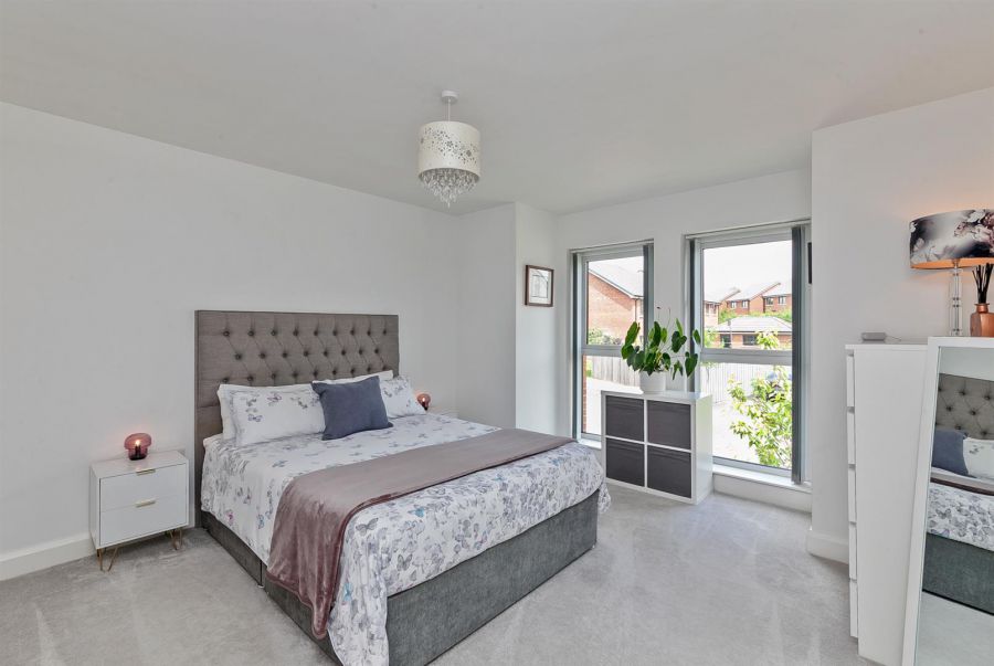 10 Baronsgrange Rise