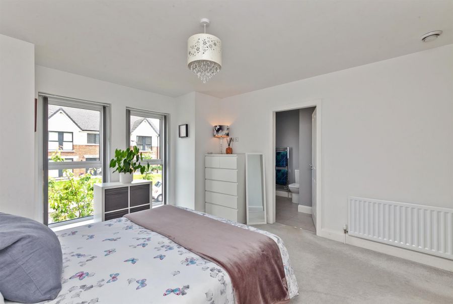 10 Baronsgrange Rise