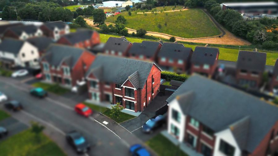10 Baronsgrange Rise