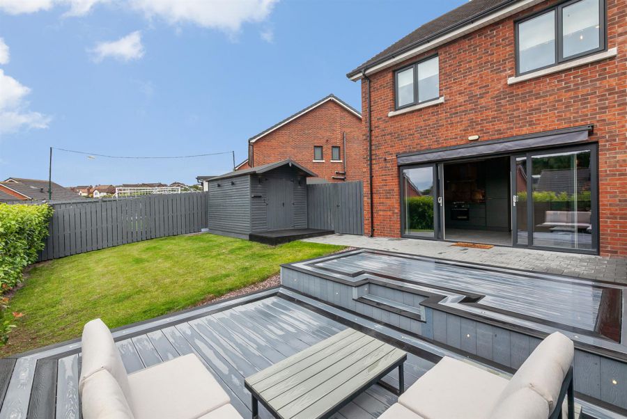10 Baronsgrange Rise