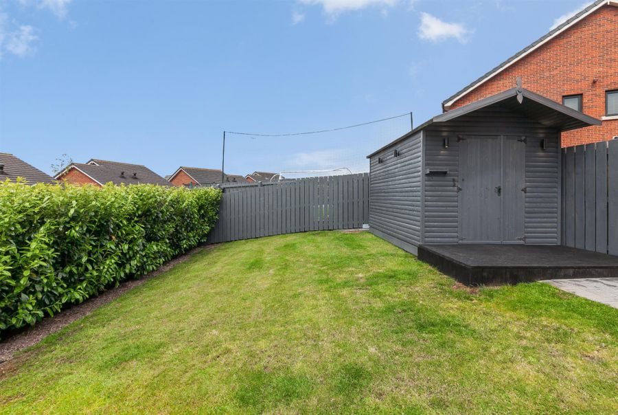 10 Baronsgrange Rise