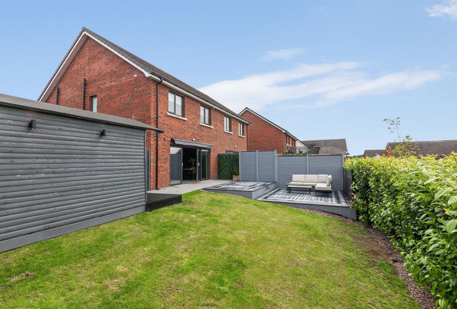 10 Baronsgrange Rise