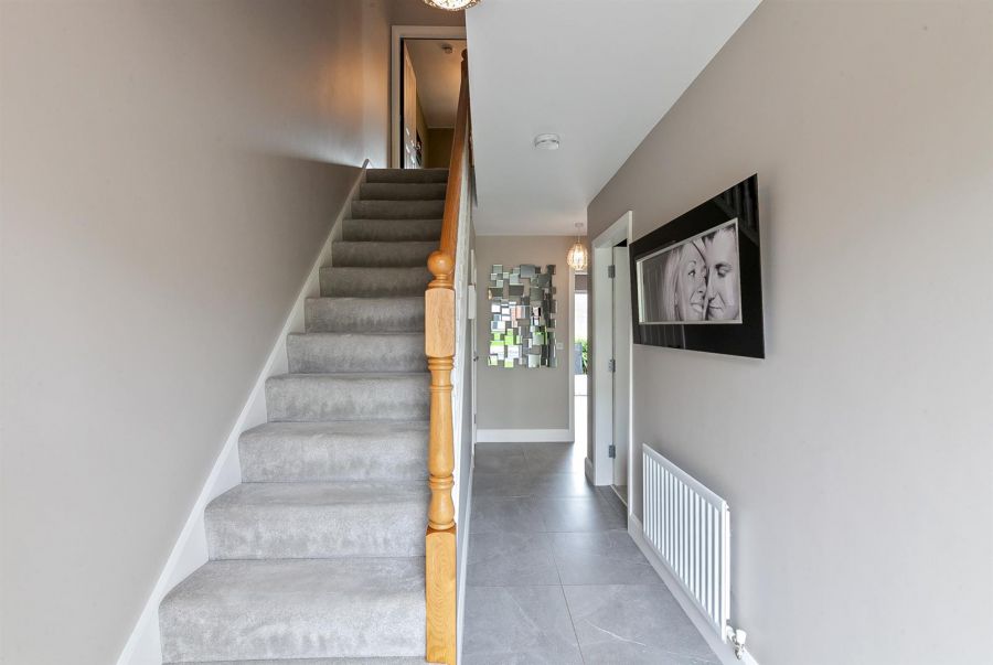 10 Baronsgrange Rise