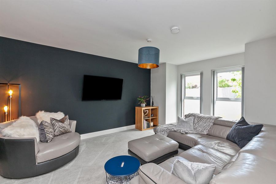 10 Baronsgrange Rise
