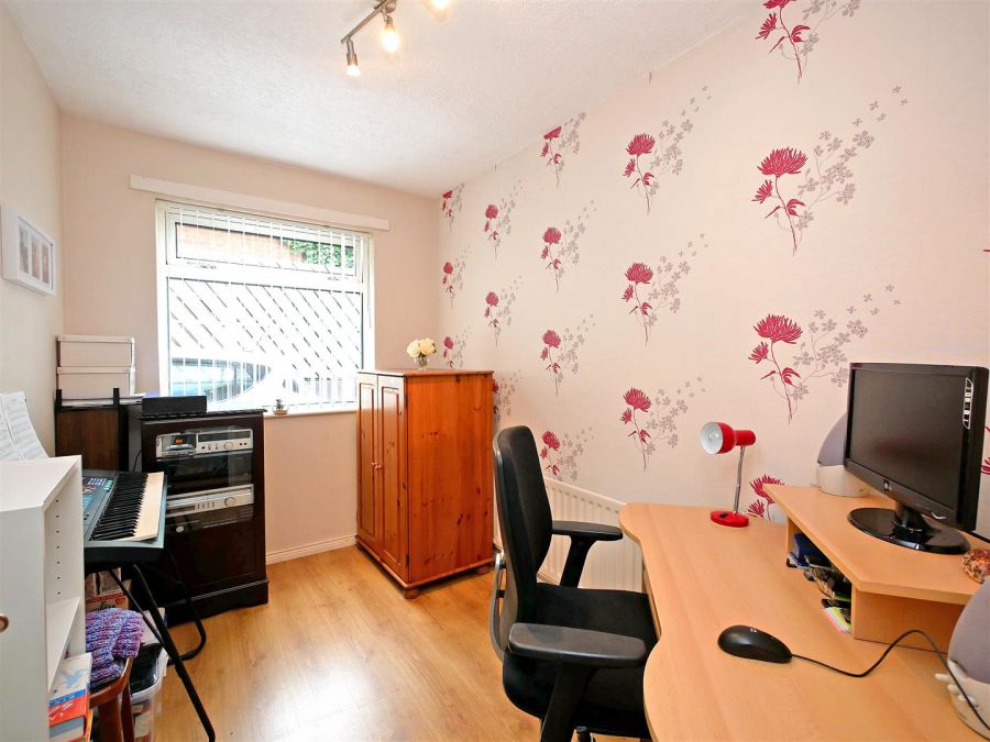 23 Cairnshill Green