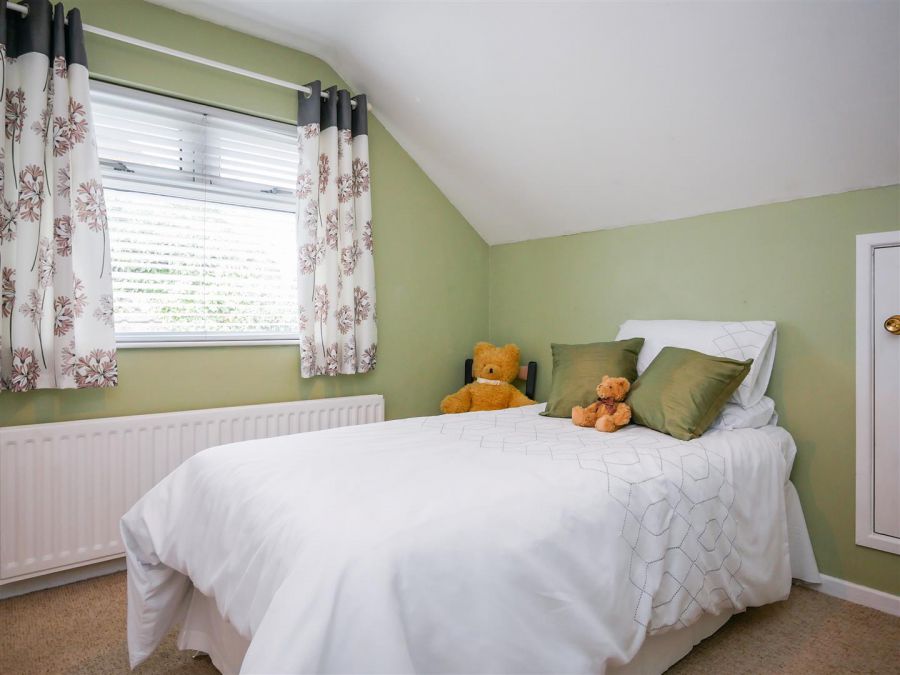 23 Cairnshill Green