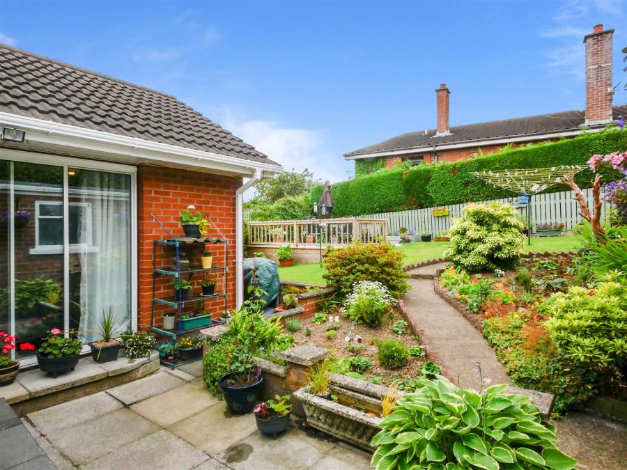 23 Cairnshill Green