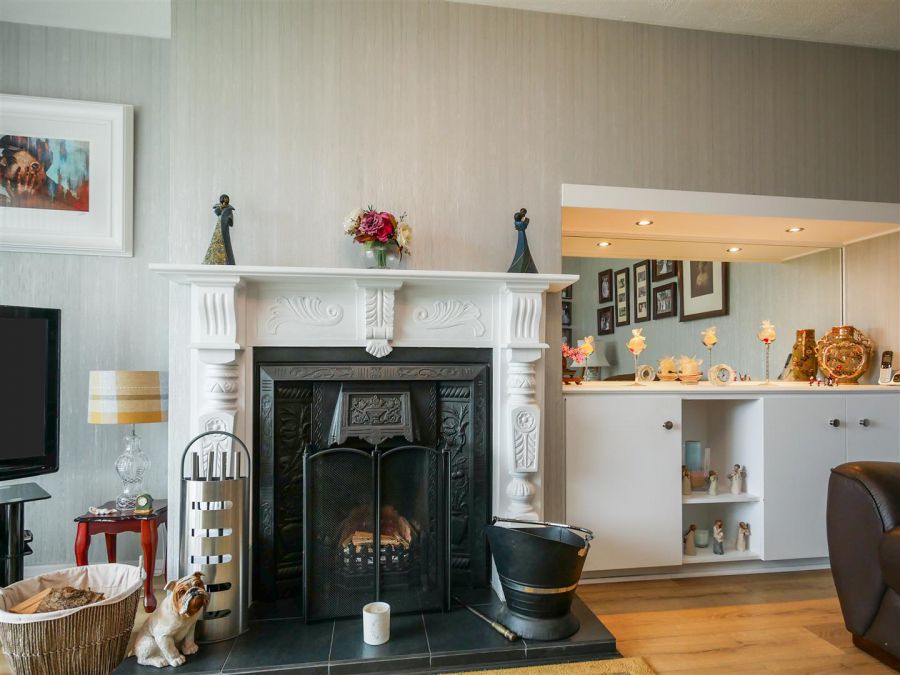 23 Cairnshill Green