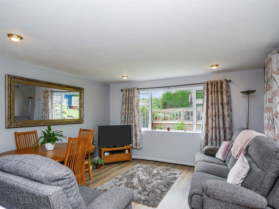 23 Cairnshill Green