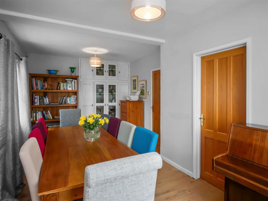 6 Cairnshill Drive