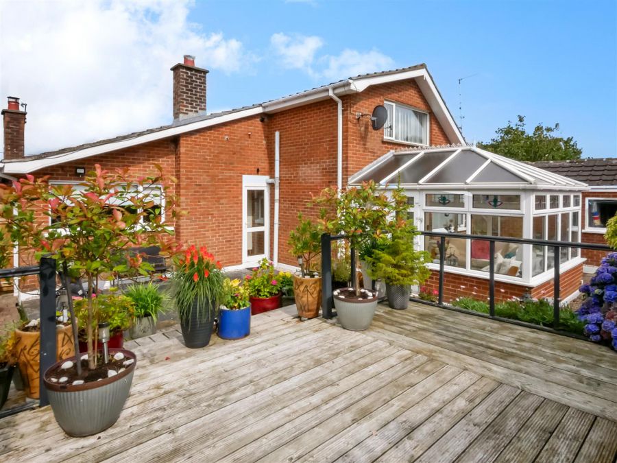 6 Cairnshill Drive