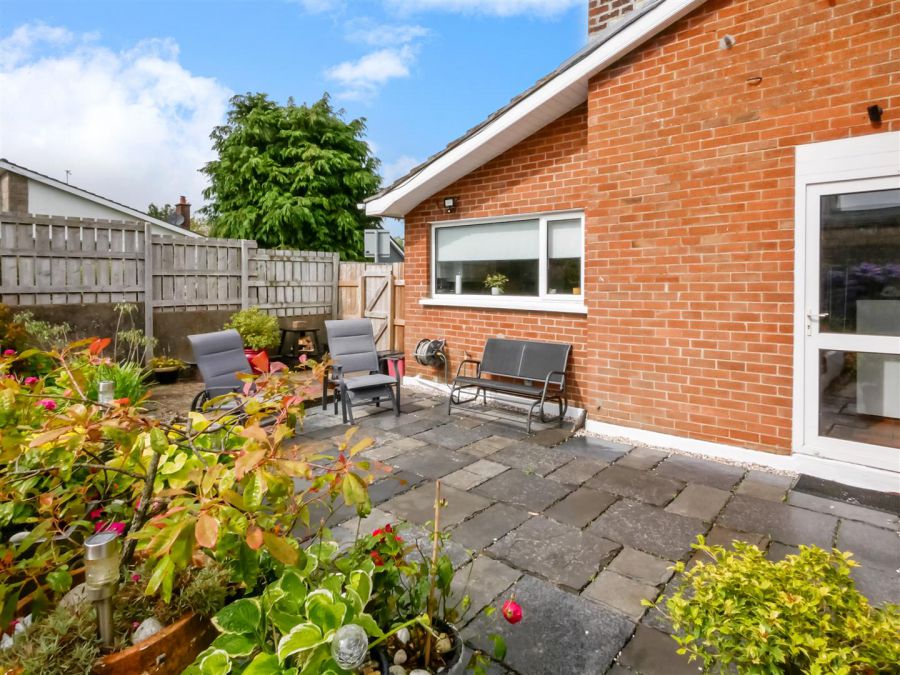 6 Cairnshill Drive