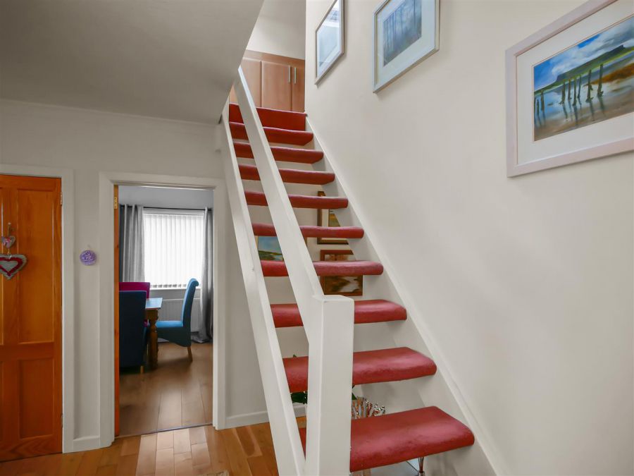 6 Cairnshill Drive
