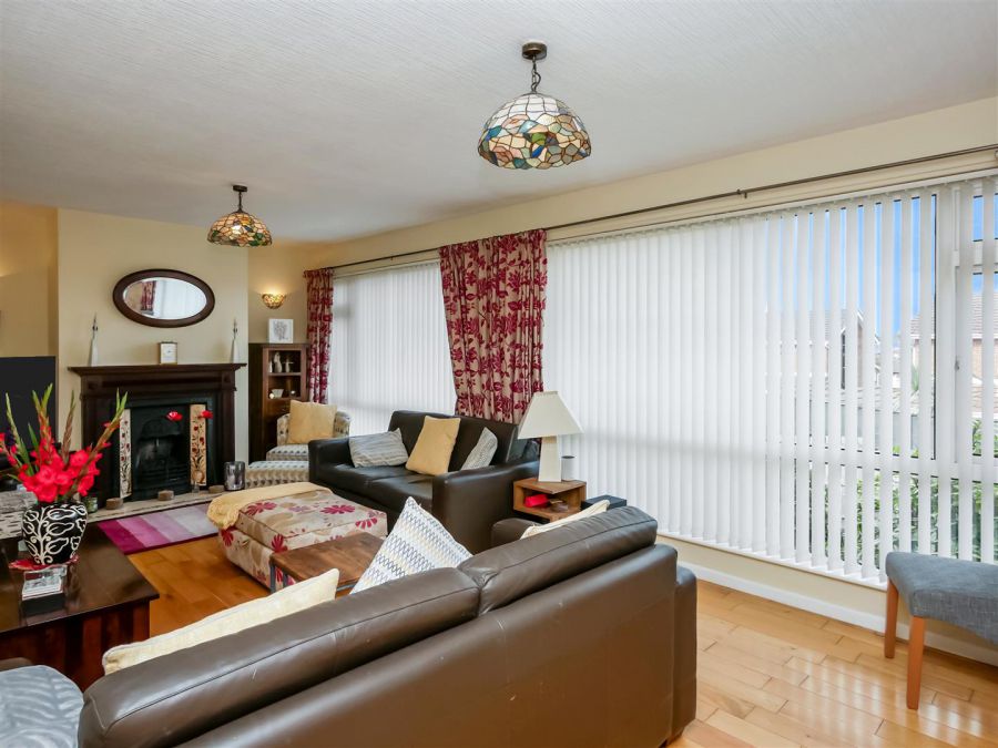 6 Cairnshill Drive