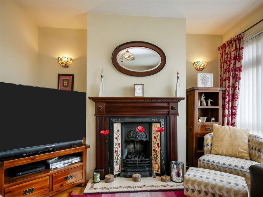 6 Cairnshill Drive