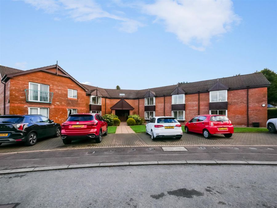 Apt 12 Queensfort Court, Saintfield Road