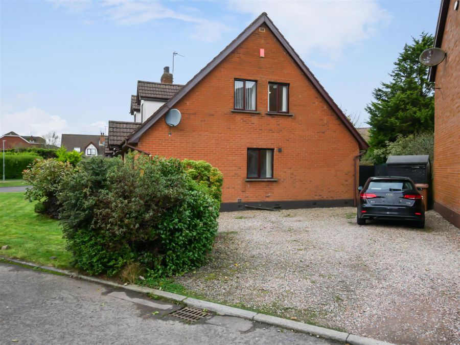 85 Baronscourt Road, Saintfield Road