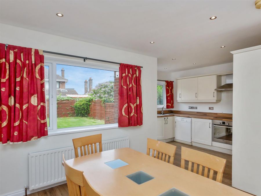 5 Beechgrove Avenue