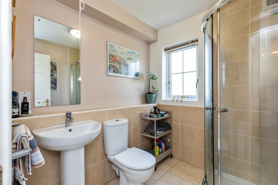 Apt 8 Willowbank Manor