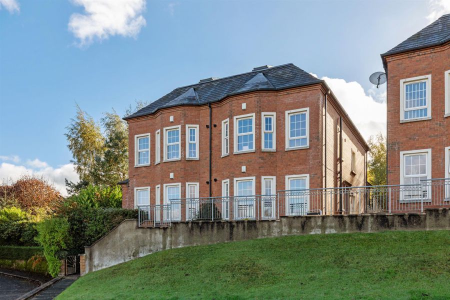 Apt 8 Willowbank Manor